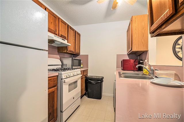 2919 Byron Center Avenue Sw F, City Of Wyoming, MI 49519