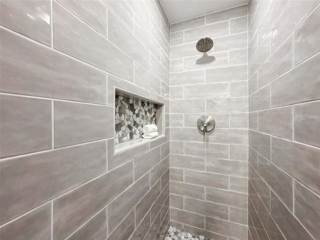 2114 Sequoia Street, Kemah, TX 77565