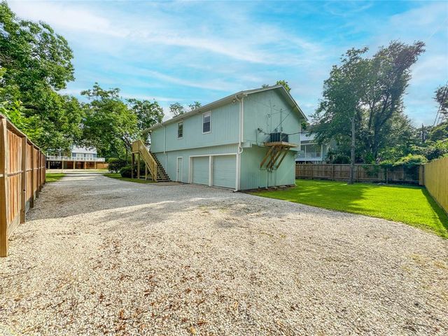 2114 Sequoia Street, Kemah, TX 77565