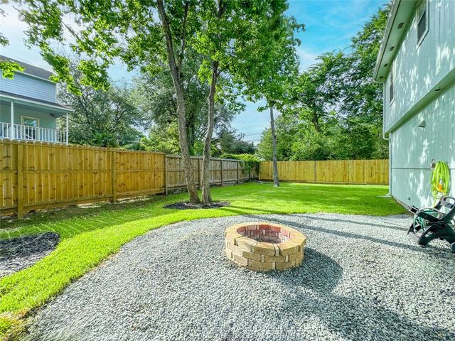 2114 Sequoia Street, Kemah, TX 77565