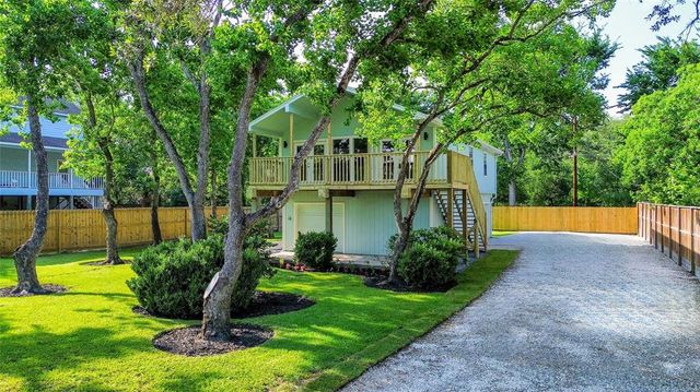 2114 Sequoia Street, Kemah, TX 77565