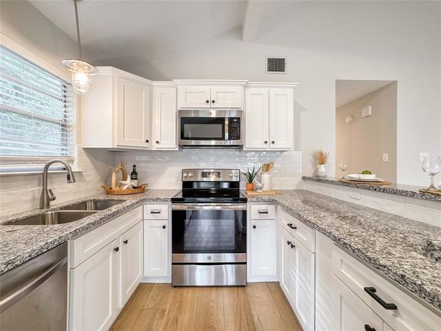 2114 Sequoia Street, Kemah, TX 77565