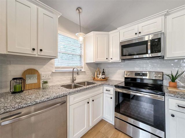 2114 Sequoia Street, Kemah, TX 77565