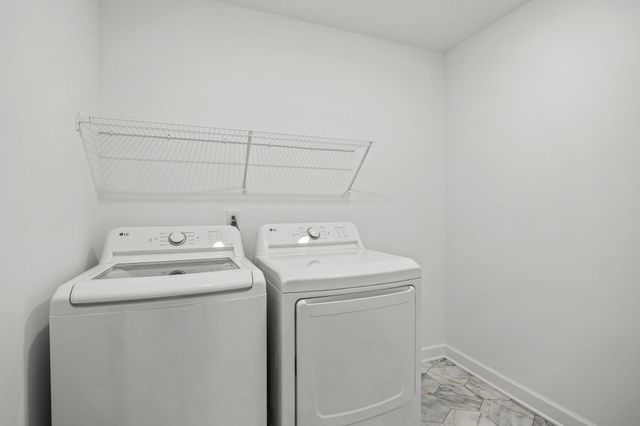 18310 Gladiator Drive, Lakeville, MN 55068