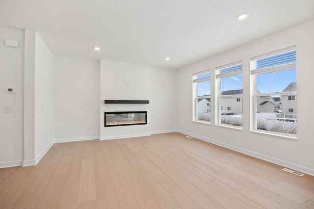 18310 Gladiator Drive, Lakeville, MN 55068