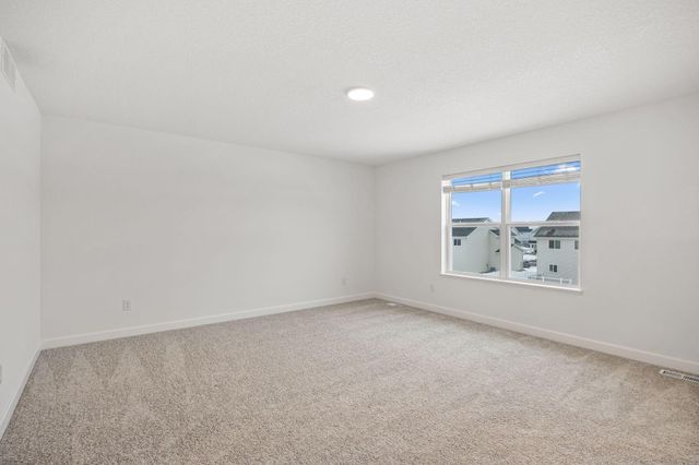 18310 Gladiator Drive, Lakeville, MN 55068