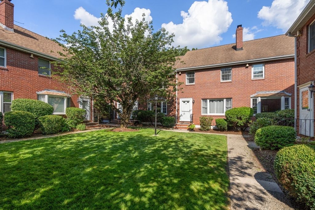 224 Park St C10, Stoneham, MA 02180