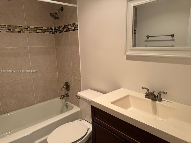 2471 SW 82nd Avenue 108, Davie, FL 33324