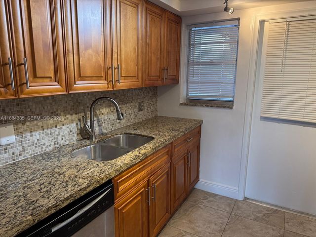 2471 SW 82nd Avenue 108, Davie, FL 33324