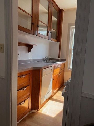 265 Globe 1, Fall River, MA 02724