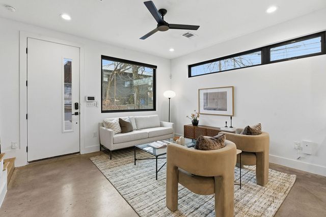 2411 Santa Rosa ST A, Austin, TX 78702