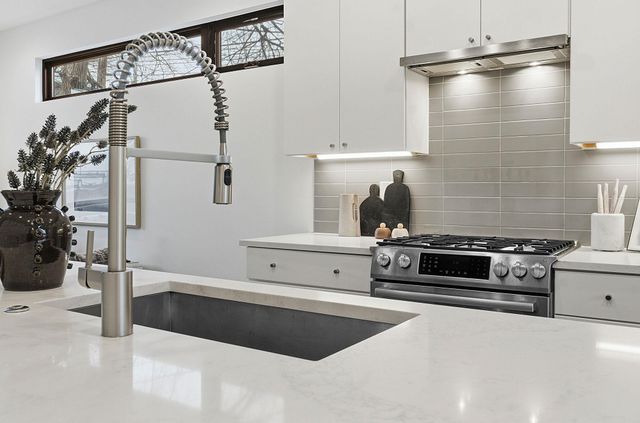 2411 Santa Rosa ST A, Austin, TX 78702