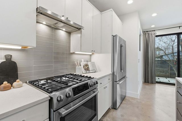 2411 Santa Rosa ST A, Austin, TX 78702