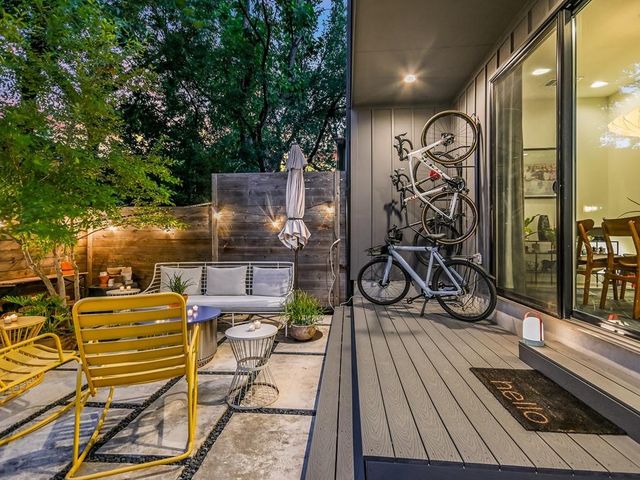 2411 Santa Rosa ST A, Austin, TX 78702