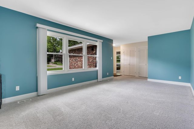 7607 Palmer Road SW, Reynoldsburg, OH 43068