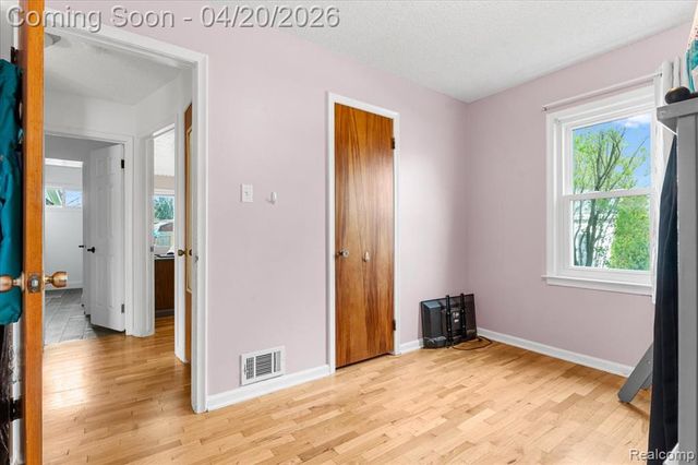 1232 Bel Air Drive, Flint, MI 48507