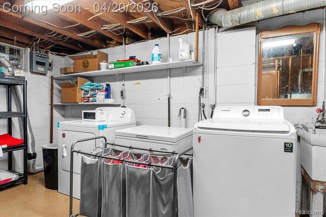 1232 Bel Air Drive, Flint, MI 48507