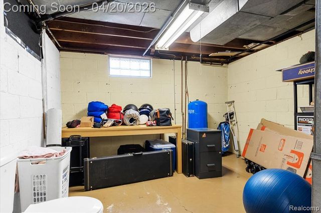1232 Bel Air Drive, Flint, MI 48507