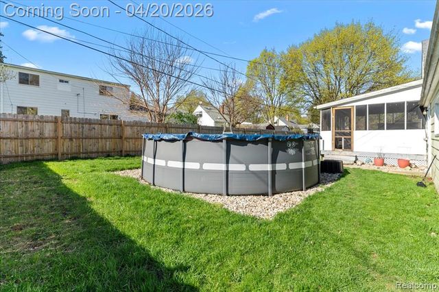 1232 Bel Air Drive, Flint, MI 48507