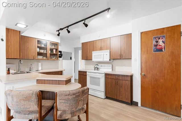 1232 Bel Air Drive, Flint, MI 48507