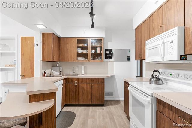 1232 Bel Air Drive, Flint, MI 48507