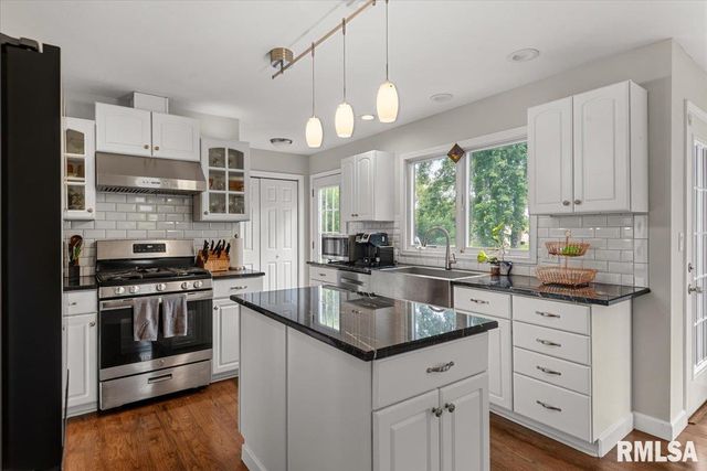 336 Winter Park Drive, Chatham, IL 62629