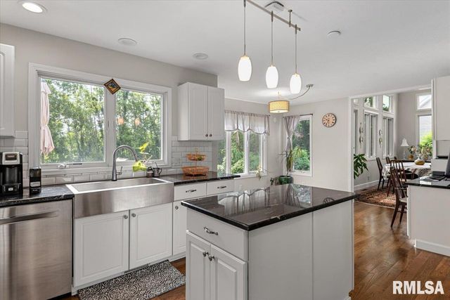 336 Winter Park Drive, Chatham, IL 62629
