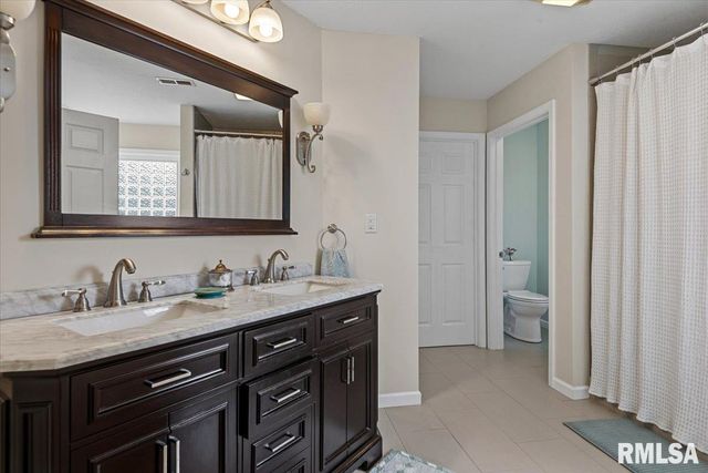 336 Winter Park Drive, Chatham, IL 62629