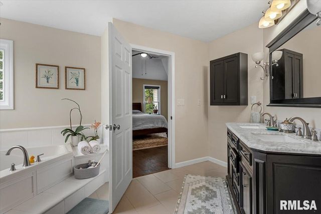 336 Winter Park Drive, Chatham, IL 62629