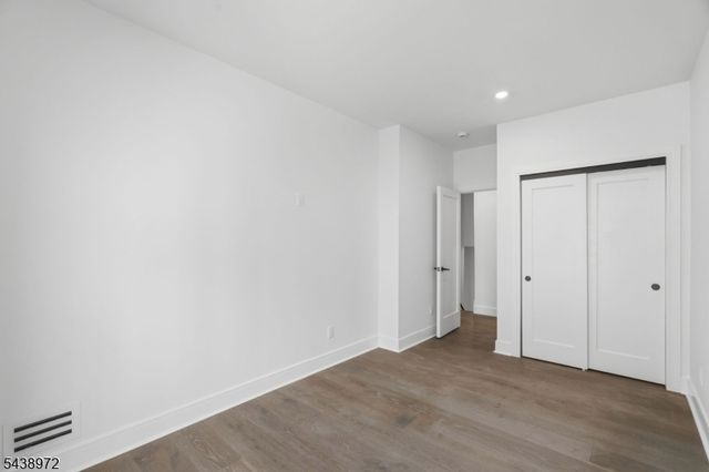 9 Minerva St 1, Jersey City, NJ 07304