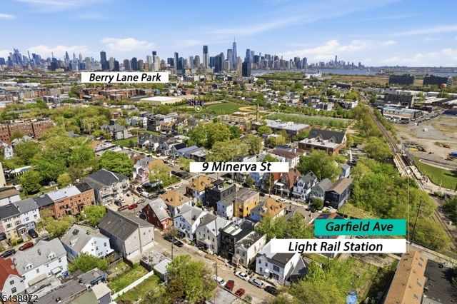 9 Minerva St 1, Jersey City, NJ 07304