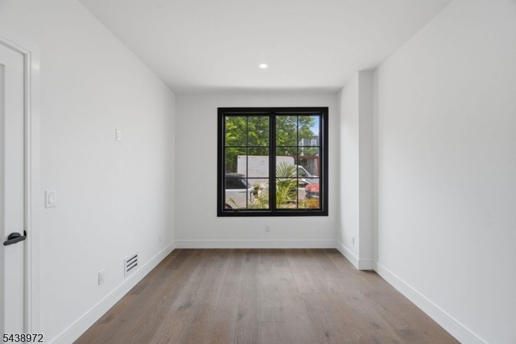 9 Minerva St 1, Jersey City, NJ 07304 — photo 5
