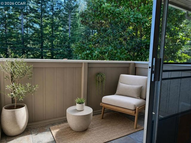 2133 Donald Dr 18, Moraga, CA 94556