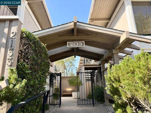 2133 Donald Dr 18, Moraga, CA 94556