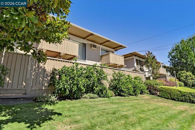 2133 Donald Dr 18, Moraga, CA 94556