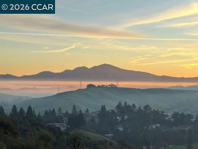 2133 Donald Dr 18, Moraga, CA 94556