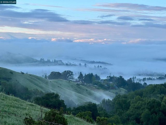 2133 Donald Dr 18, Moraga, CA 94556