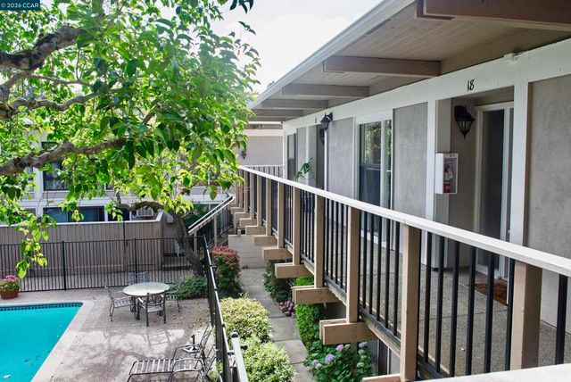 2133 Donald Dr 18, Moraga, CA 94556