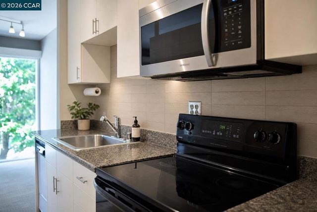 2133 Donald Dr 18, Moraga, CA 94556