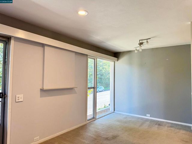 2133 Donald Dr 18, Moraga, CA 94556