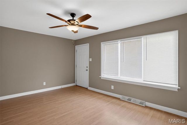 8350 Hill Avenue, St Louis, MO 63121