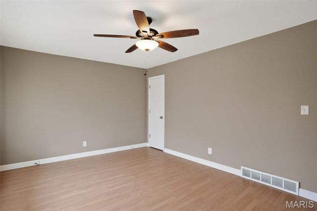 8350 Hill Avenue, St Louis, MO 63121