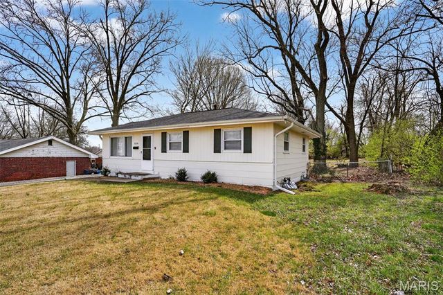 8350 Hill Avenue, St Louis, MO 63121