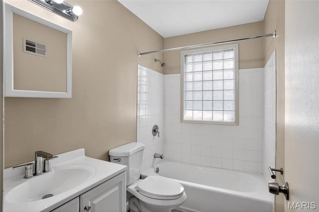 8350 Hill Avenue, St Louis, MO 63121