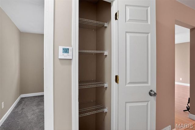 8350 Hill Avenue, St Louis, MO 63121