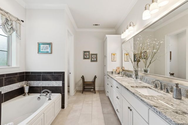 37357 Whispering Hollow Ave, Prairieville, LA 70769