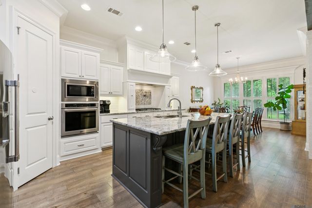 37357 Whispering Hollow Ave, Prairieville, LA 70769