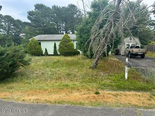 135 Mount Vernon Road, Berkeley, NJ 08721