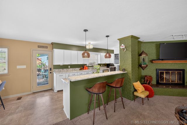 1901 Skyline Place, Bartlesville, OK 74006