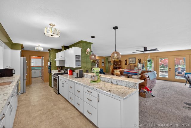 1901 Skyline Place, Bartlesville, OK 74006
